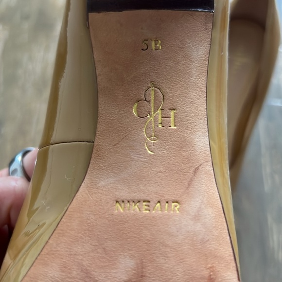 Cole Haan Nude Nike Air Patent Heels. Size 5 - Picture 3 of 3